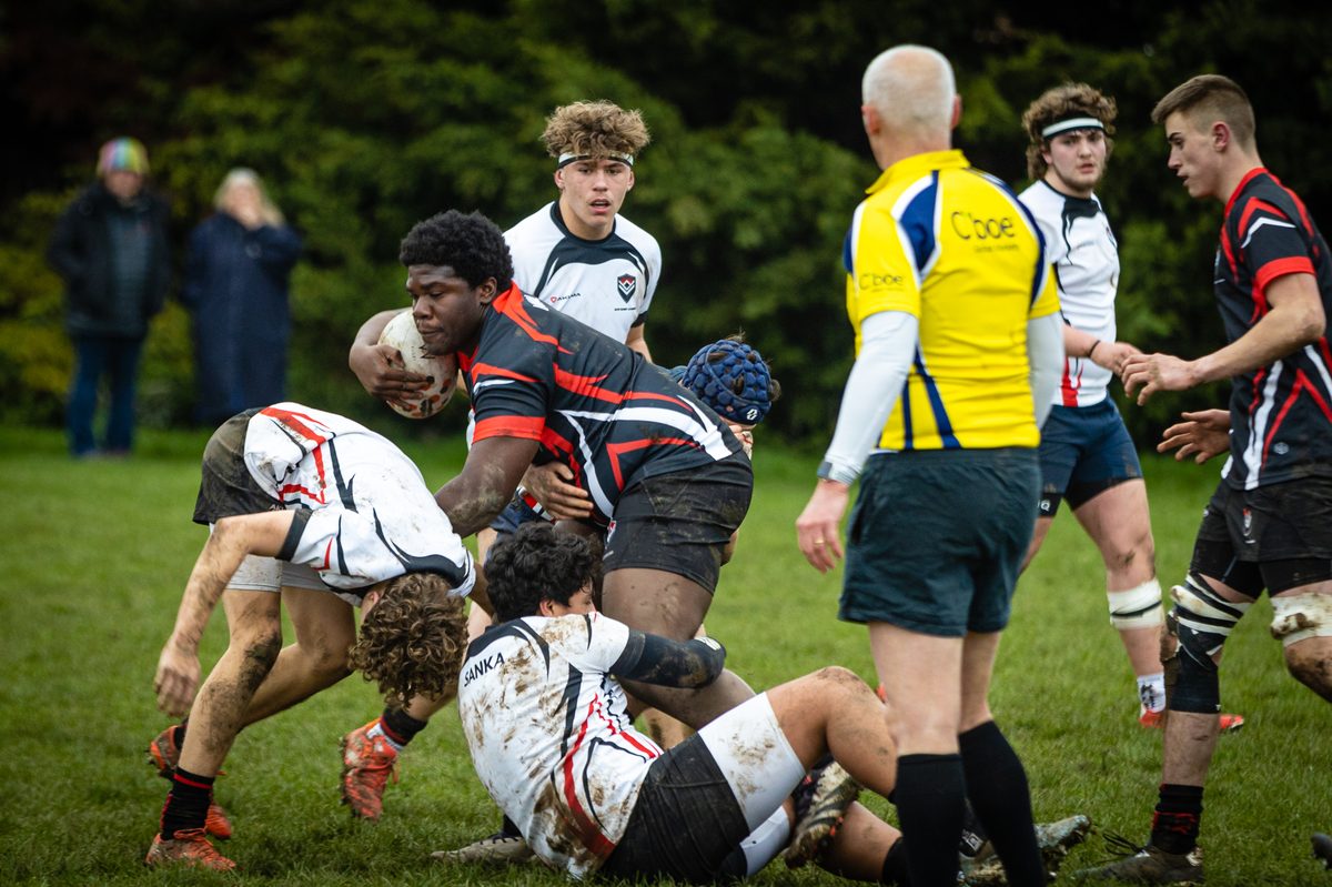 Ball carrier vs tacklers